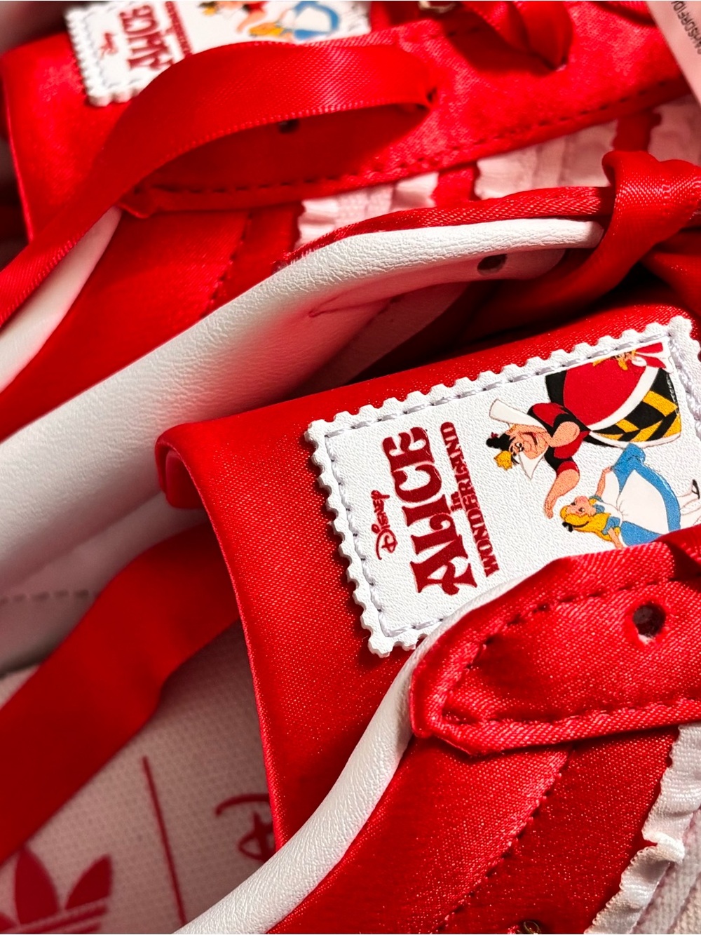 ✨ Disney x Adidas Alice in Wonderland Red Satin Sneakers Sz 7 ✨ - Picture 2 of 11